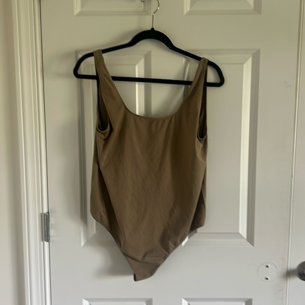 NWOT Skims size 4XL Beige Bodysuit Thong